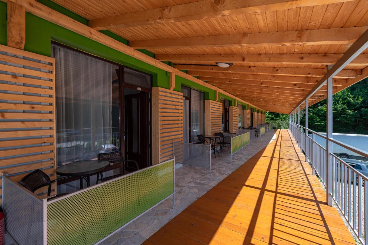 Ezio House Hotel Timisu de Jos Exterior photo